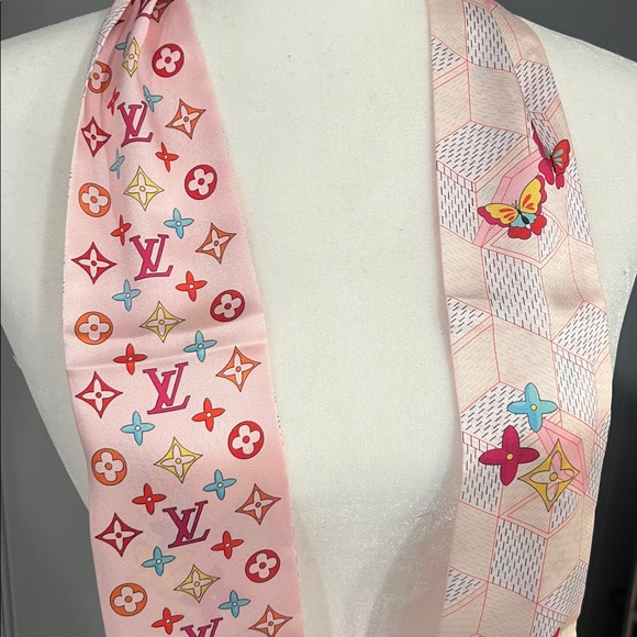 1453. Multicolor 100% silk double sided scarf. - Picture 3 of 5